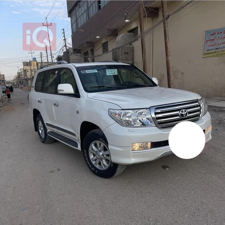 تۆیۆتا لاند کروزەر